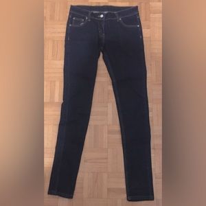Women’s skinny jeans